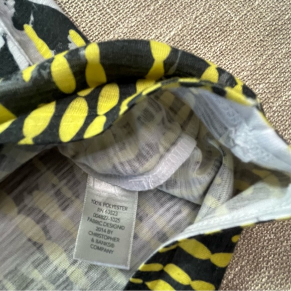 CJ Banks 1X Black and White Print Blouse with Front Tie and Yellow Bottom - Picture 4 of 6